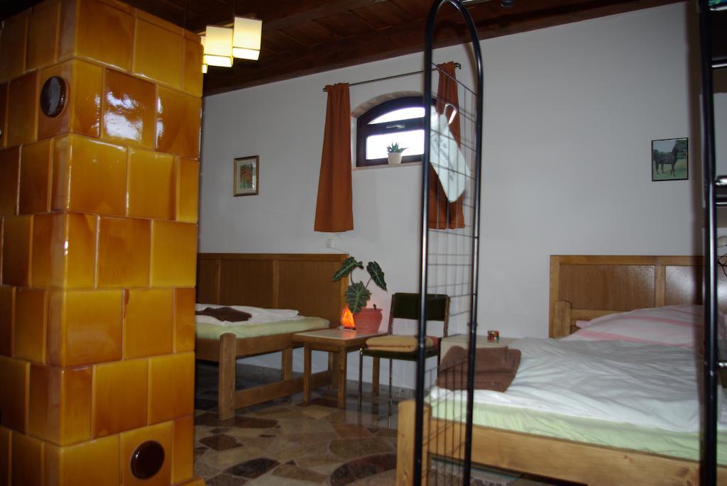 Dabasi Lovas Vendeghaz Hotel Ruang foto