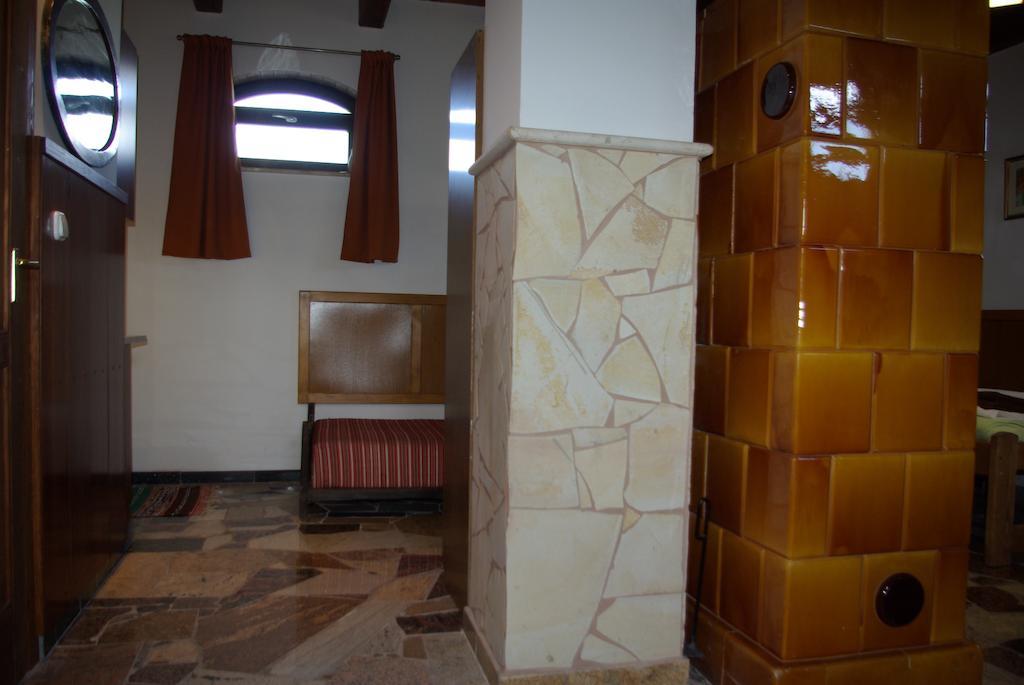 Dabasi Lovas Vendeghaz Hotel Bagian luar foto