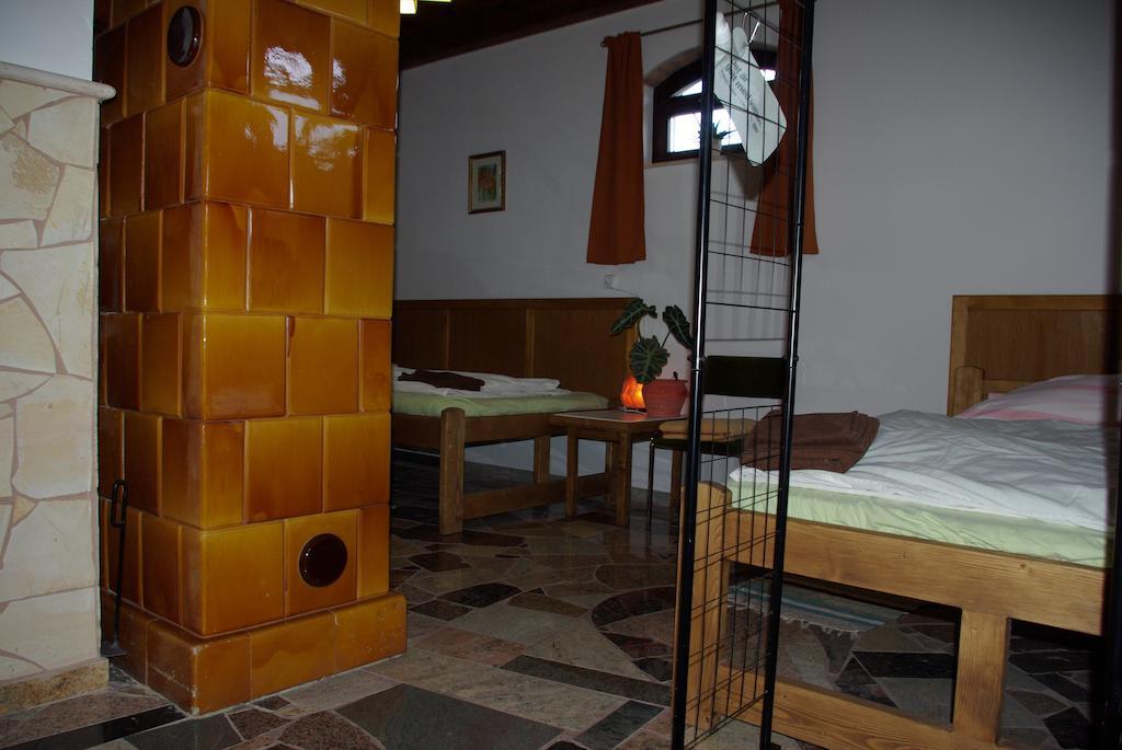 Dabasi Lovas Vendeghaz Hotel Ruang foto