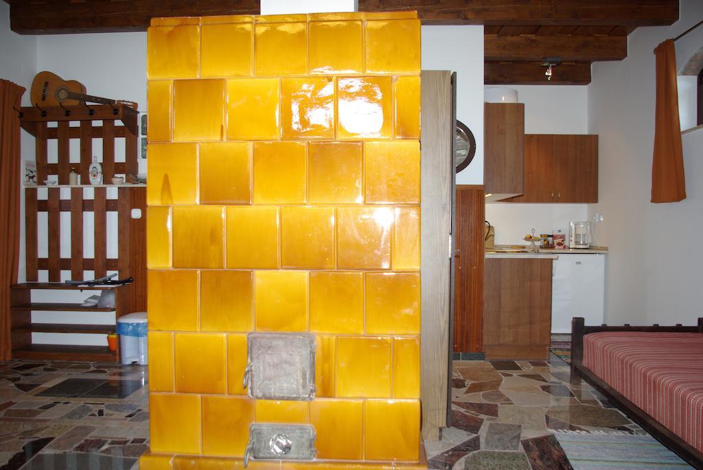 Dabasi Lovas Vendeghaz Hotel Ruang foto